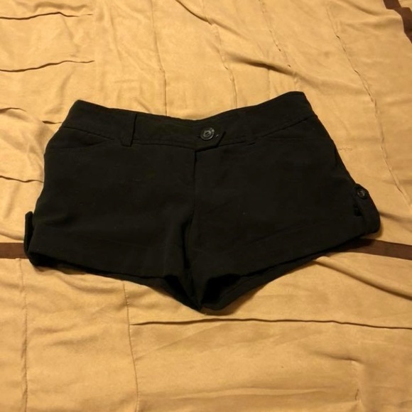 Shorts - Picture 2 of 3